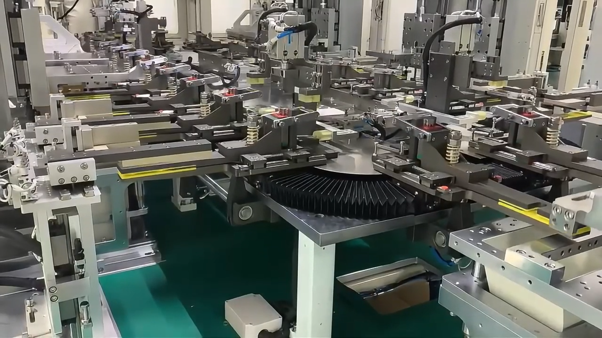 环形导轨输送在自动化生产线中的应用 环形导轨输送在自动化生产线中的应用