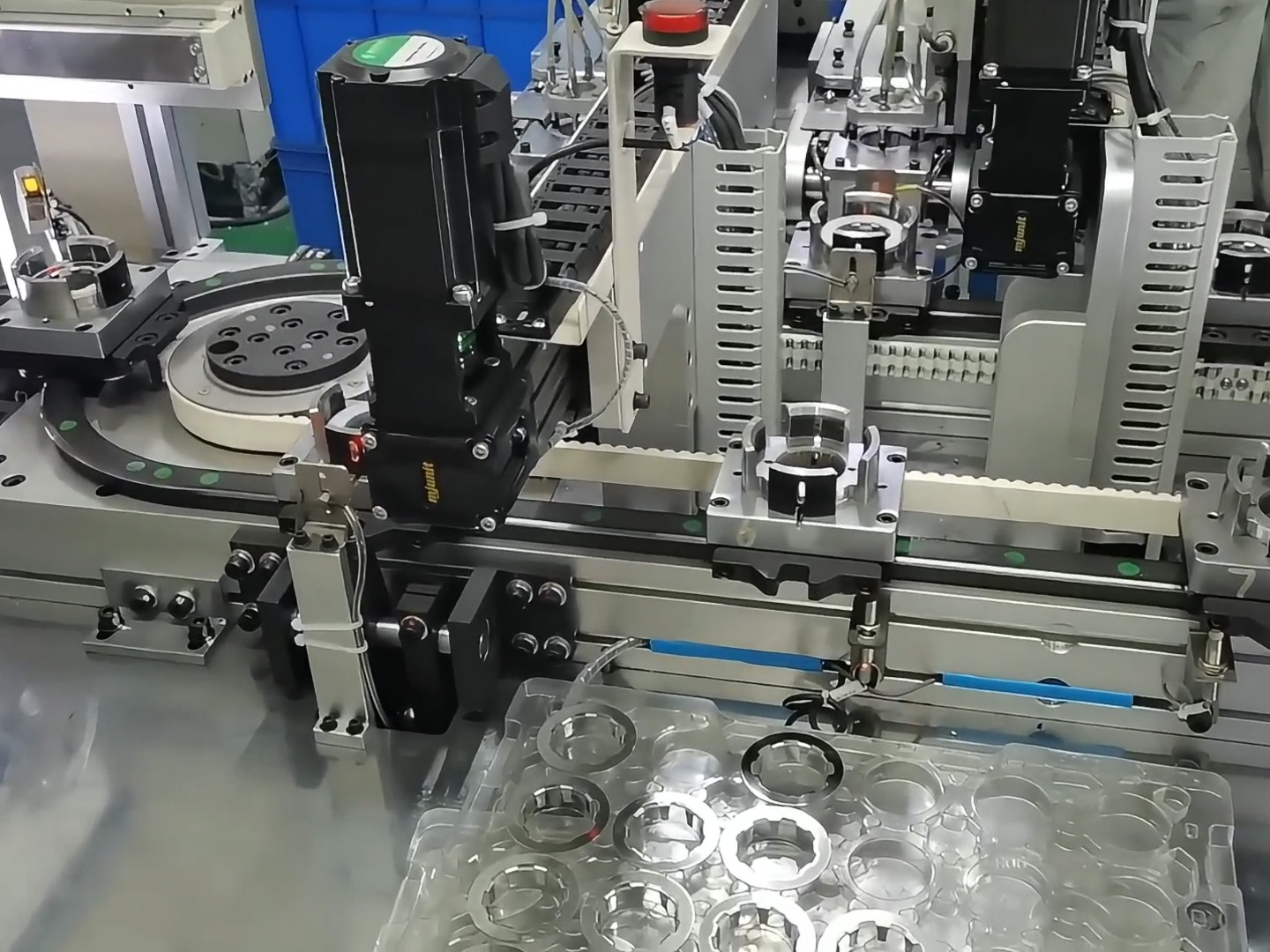 汽车车灯零部件生产线解决方案(图1)